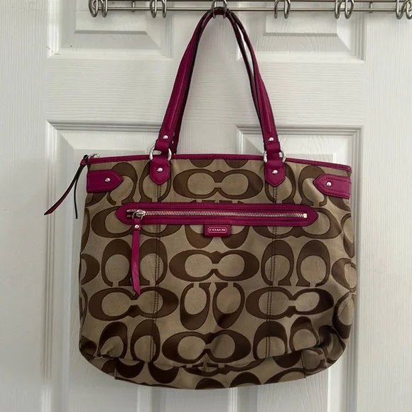 Coach Tote Shoulder Bag - Picture 1 of 13